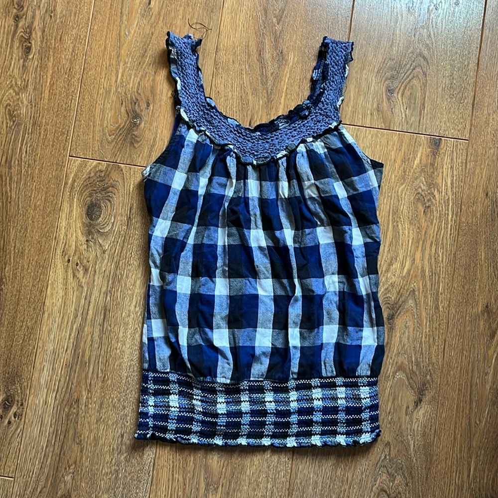 Cute top with crochet v-neckline